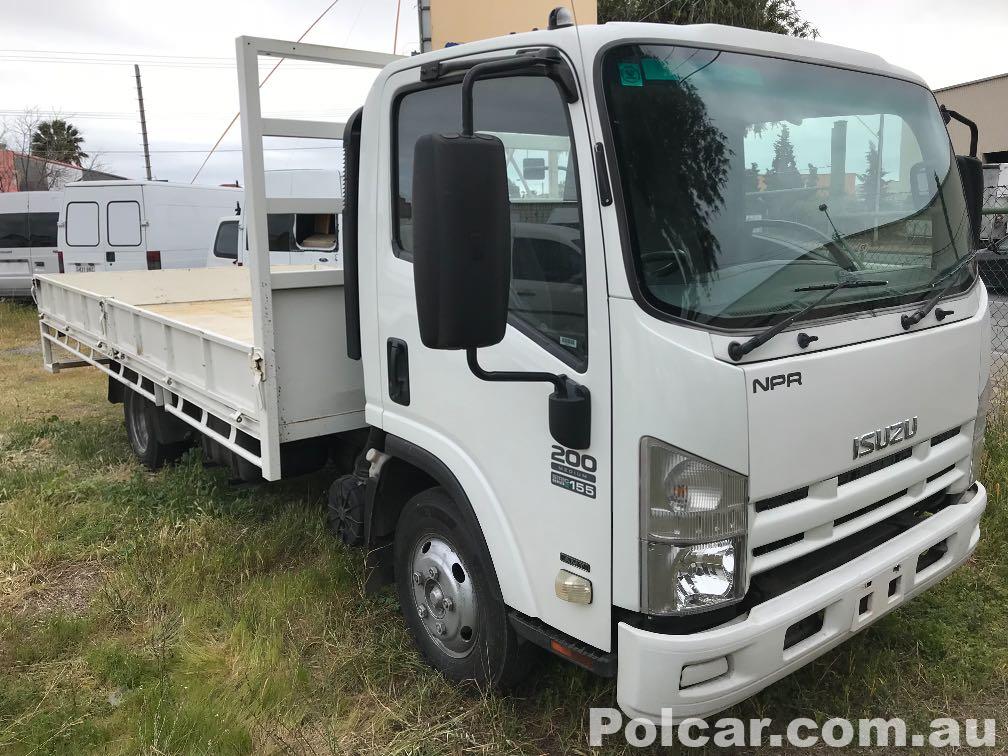 2011 Isuzu NPR200 Medium AMT